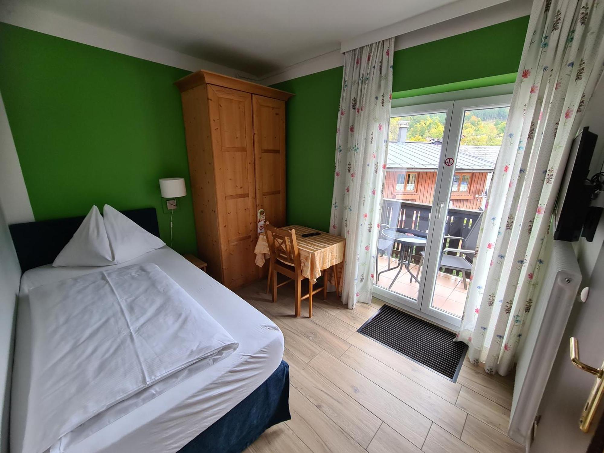Hallstatt Self Check In Bed & Breakfast